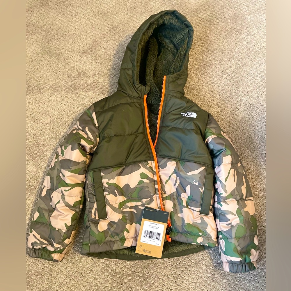 NWT the northface 5t reversible hooded puffy jacket